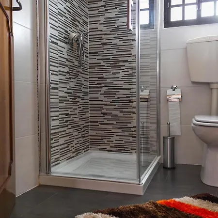 Moradia Borda D'agua * נאזרה